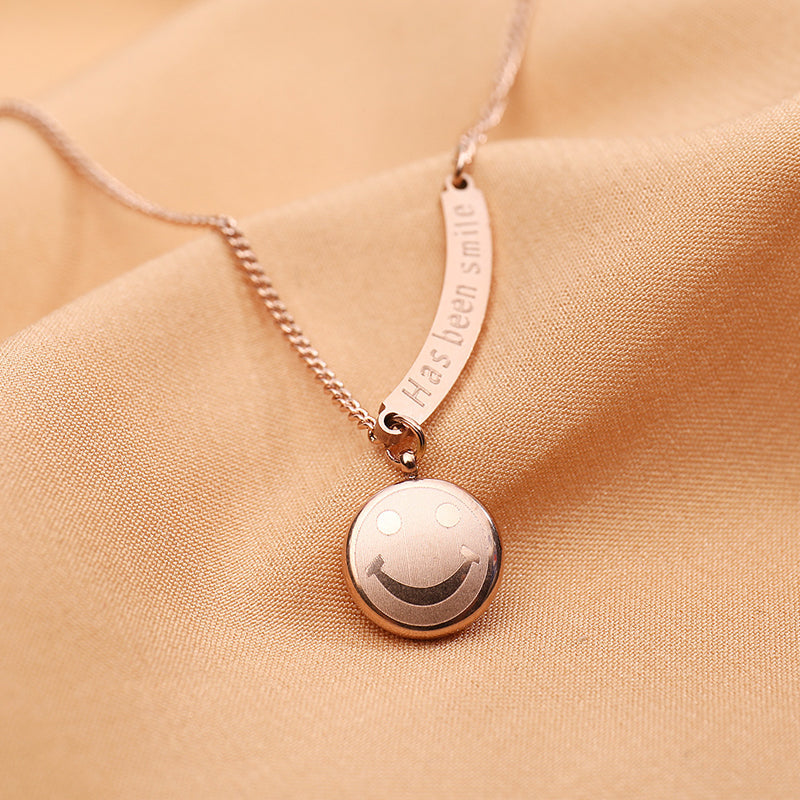 Nousa | Geometrische smiley ketting