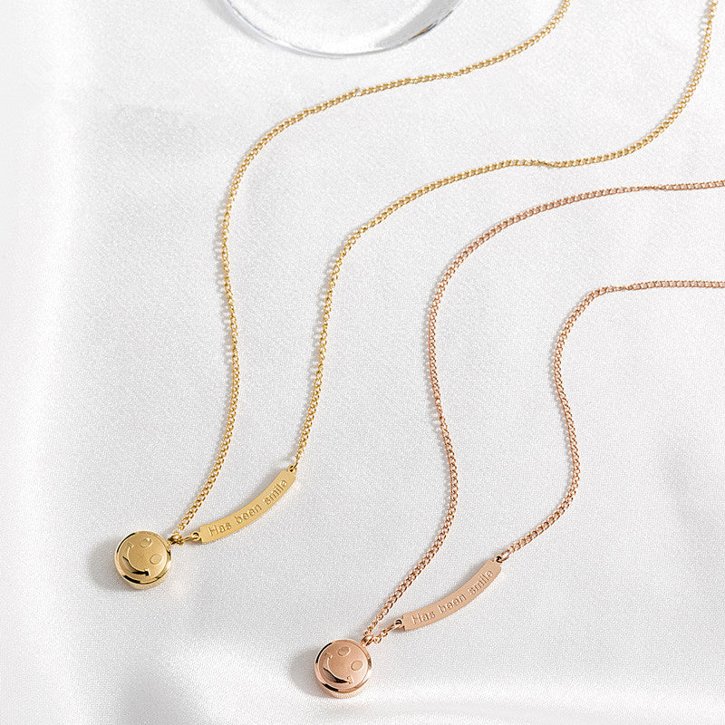 Nousa | Geometrische smiley ketting